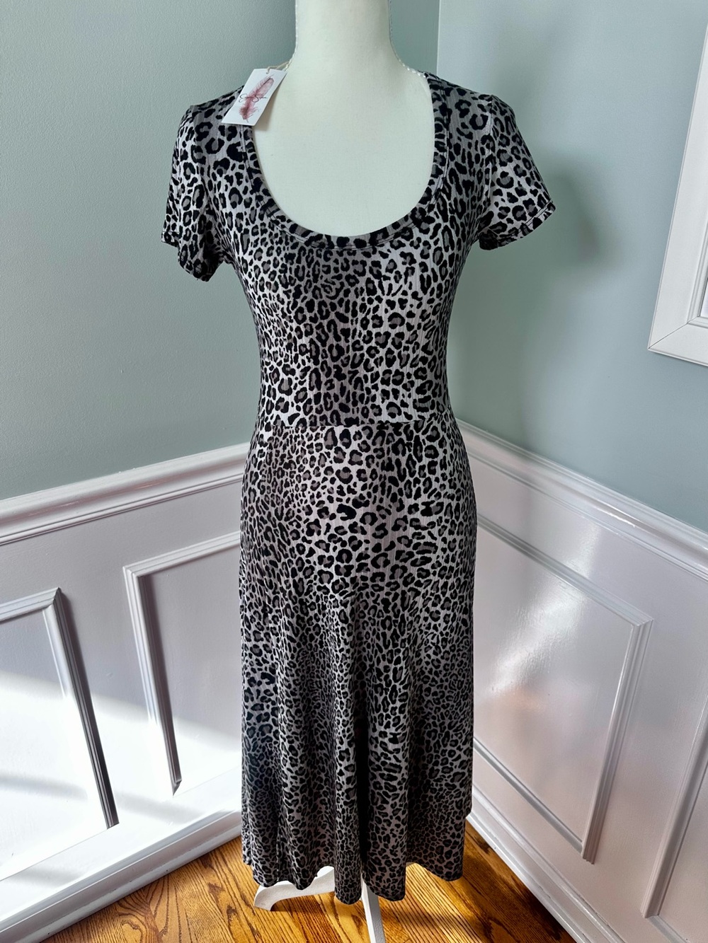 Jessica Simpson Black & Gray Leopard Scoop-Neck Midi Dress Size M NWT